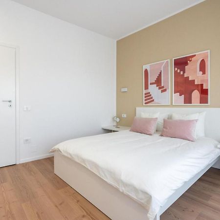Fabulous Apartament With View In Calea Victoriei Bucarest Esterno foto