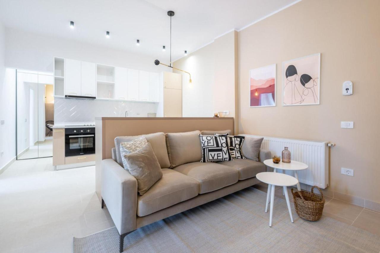 Fabulous Apartament With View In Calea Victoriei Bucarest Esterno foto