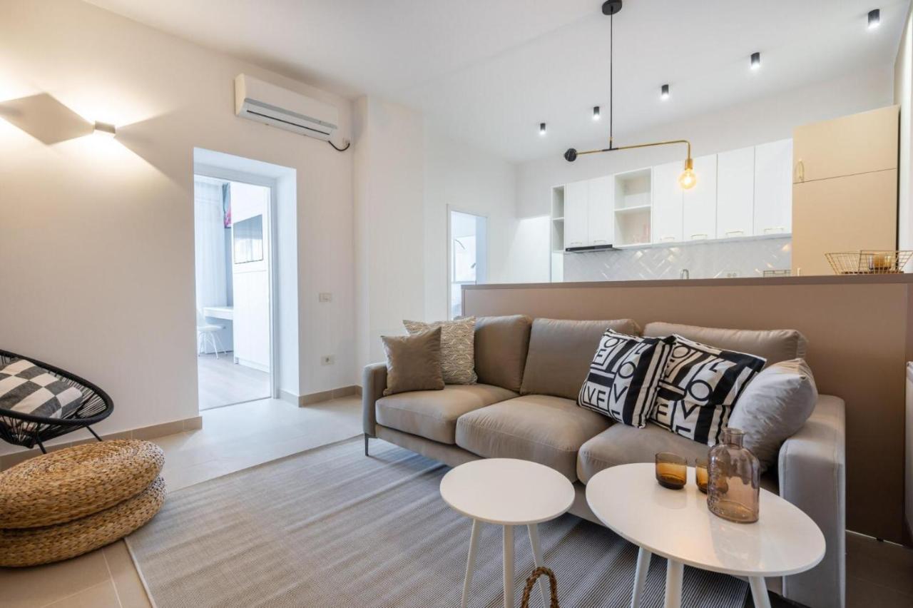 Fabulous Apartament With View In Calea Victoriei Bucarest Esterno foto
