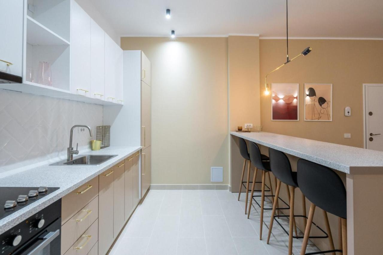 Fabulous Apartament With View In Calea Victoriei Bucarest Esterno foto