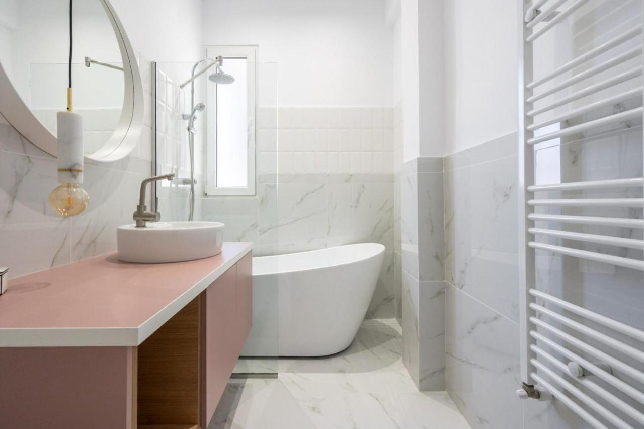 Fabulous Apartament With View In Calea Victoriei Bucarest Esterno foto