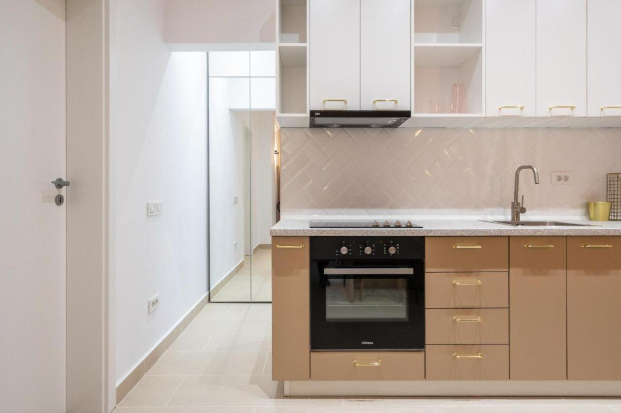 Fabulous Apartament With View In Calea Victoriei Bucarest Esterno foto