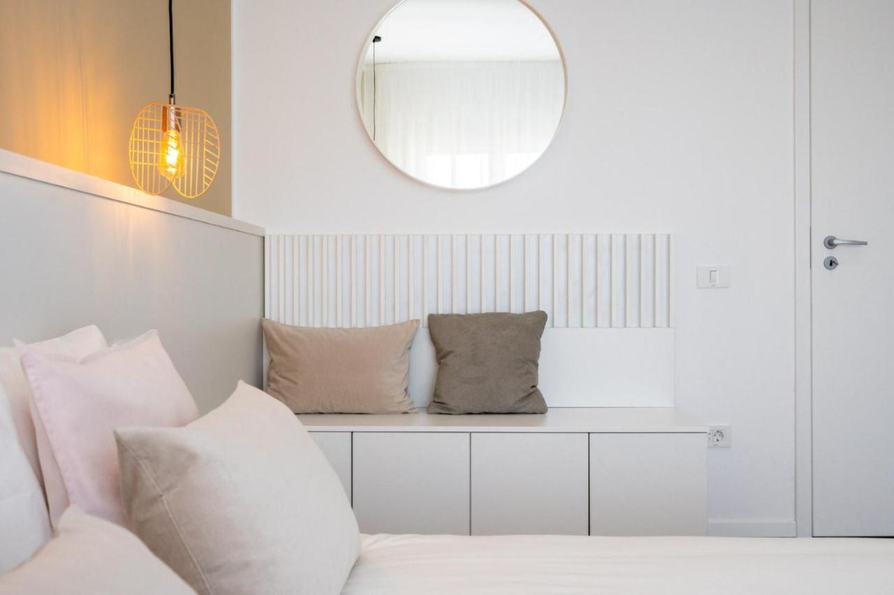 Fabulous Apartament With View In Calea Victoriei Bucarest Esterno foto